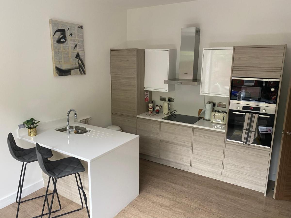 34 Cuppin Street - Luxury City Centre Apartment! Chester Buitenkant foto